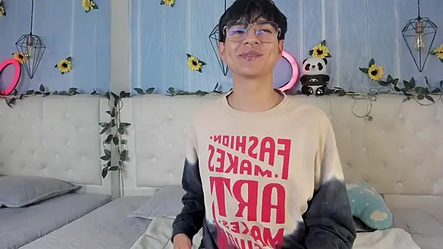 AleAurarashi online show from 12/02/25, 05:53