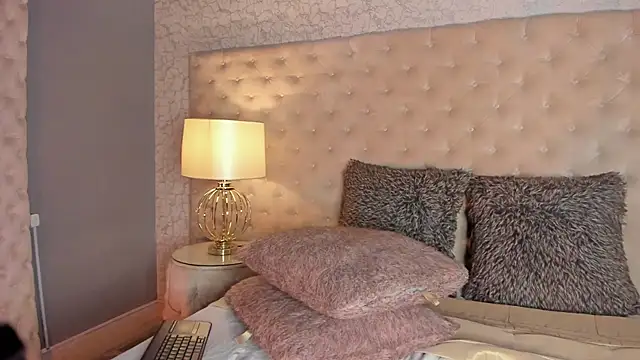 AlannaBlakes online show from 12/01/25, 03:18