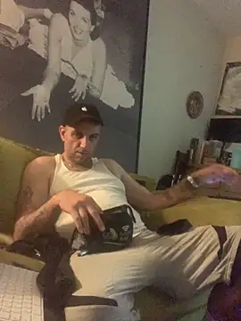 Snapshot of Hothotboyg chatting on 10/23/25, 12:37 Hothotboyg online show from 10/23/25, 12:37