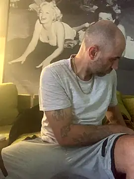 Snapshot of Hothotboyg chatting on 10/09/25, 11:27 Hothotboyg online show from 10/09/25, 11:27