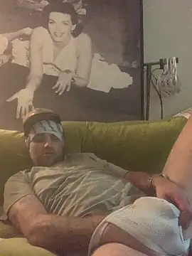 Hothotboyg online show from 04/17/26, 11:35