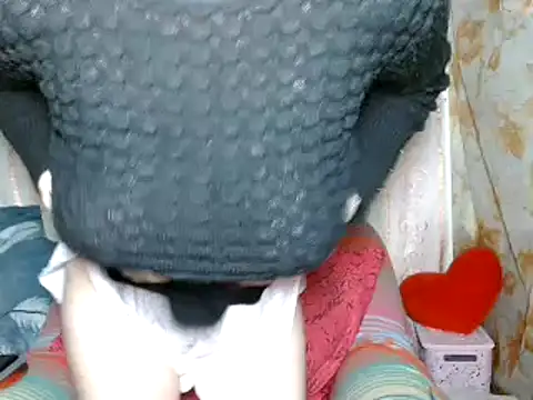 Miss Nona online show from 12/16/25, 04:33