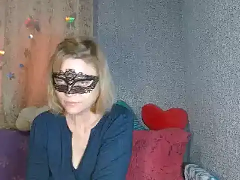 Miss Nona online show from 10/26/25, 11:10