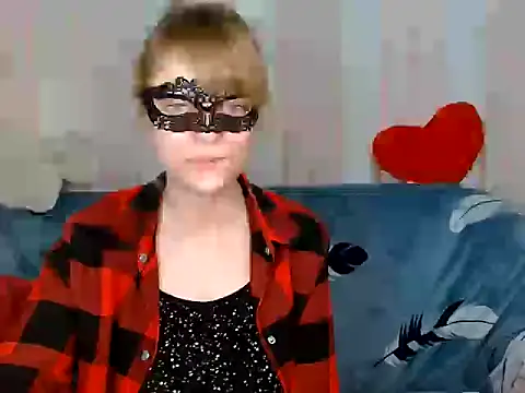 Miss Nona online show from 12/05/25, 04:22