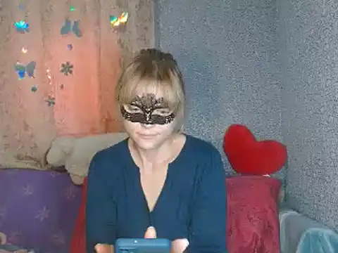 Miss Nona online show from 10/12/25, 10:16