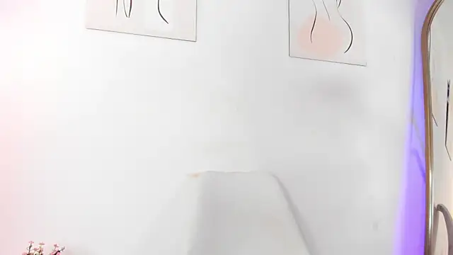 elzafuentes1 online show from 09/17/25, 07:16