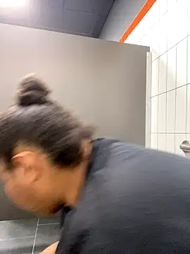 Snapshot of wishuhope4 chatting on 10/20/25, 04:51 wishuhope4 online show from 10/20/25, 04:51