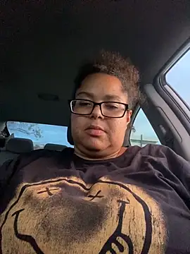 Snapshot of wishuhope4 chatting on 10/13/25, 12:45 wishuhope4 online show from 10/13/25, 12:45