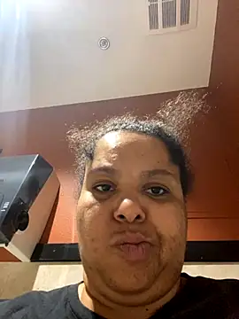 Snapshot of wishuhope4 chatting on 10/12/25, 11:22 wishuhope4 online show from 10/12/25, 11:22