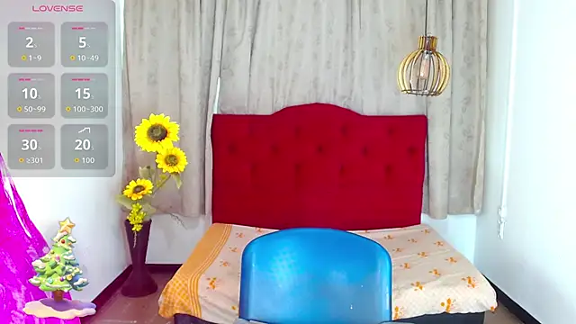 luisa  torres online show from 12/02/25, 03:19