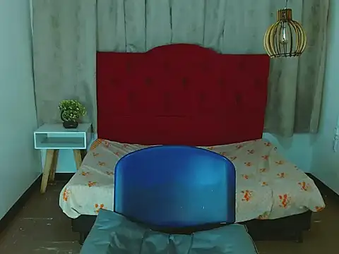 luisa  torres online show from 09/19/25, 03:32