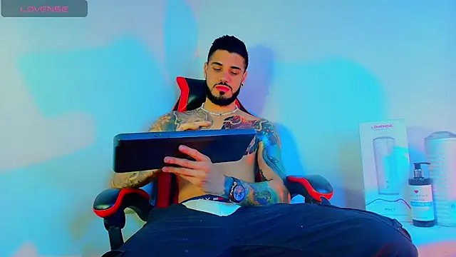 amodeus bael  online show from 11/08/25, 12:03