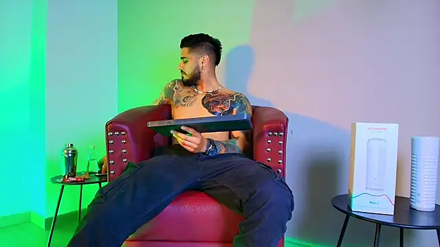 amodeus bael  online show from 09/12/25, 02:23