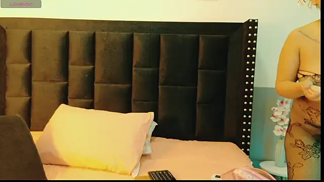 mamaneedsfun online show from 09/17/25, 01:02