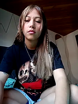 Snapshot of Anto_torres chatting on 10/02/25, 07:28 Anto torres online show from 10/02/25, 07:28