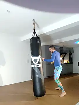 Snapshot of EyesNeverLies chatting on 10/11/25, 10:55 EyesNeverLies online show from 10/11/25, 10:55