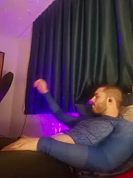 Snapshot of EyesNeverLies chatting on 03/03/26, 10:39 EyesNeverLies online show from 03/03/26, 10:39