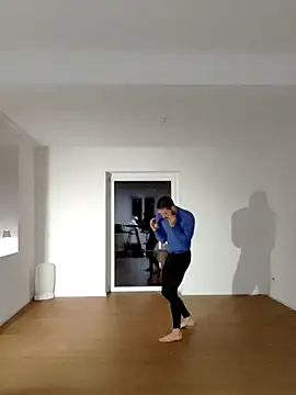 Snapshot of EyesNeverLies chatting on 09/14/25, 01:17 EyesNeverLies online show from 09/14/25, 01:17