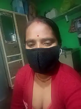 Snapshot of Punam_yadavv chatting on 10/27/25, 10:44 Punam yadavv online show from 10/27/25, 10:44