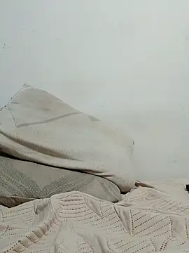 Jovenlechoso2044 online show from 09/28/25, 09:33