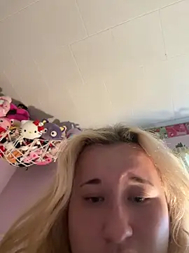 imawhorenslut19 online show from 04/15/26, 10:21