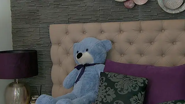 Snapshot of VannyFoxx chatting on 11/09/25, 08:02 VannyFoxx online show from 11/09/25, 08:02