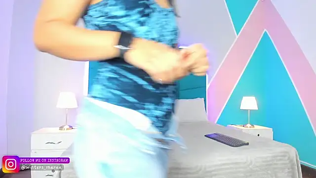 Snapshot of mara_winters_ chatting on 09/30/25, 11:49 mara winters online show from 09/30/25, 11:49