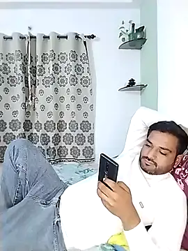 avi007p online show from 11/08/25, 07:39