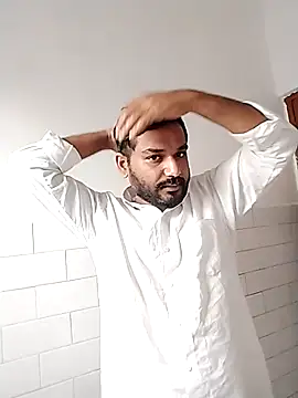 avi007p online show from 11/01/25, 03:24