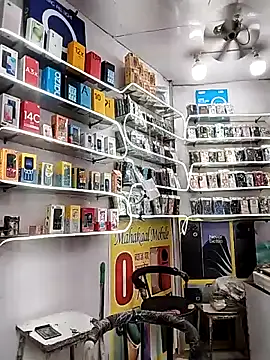 avi007p online show from 11/04/25, 09:46