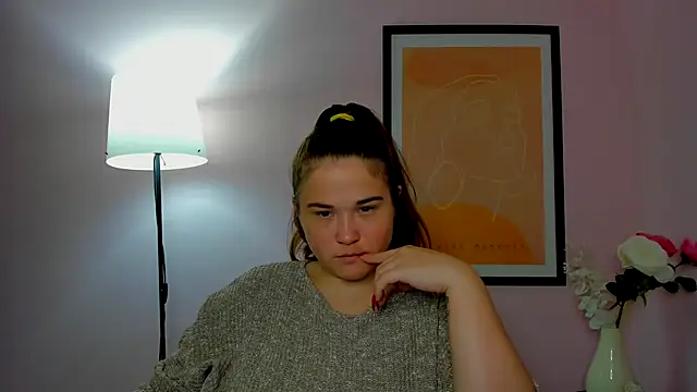 Snapshot of IsabellCharm chatting on 10/13/25, 07:32 IsabellCharm online show from 10/13/25, 07:32