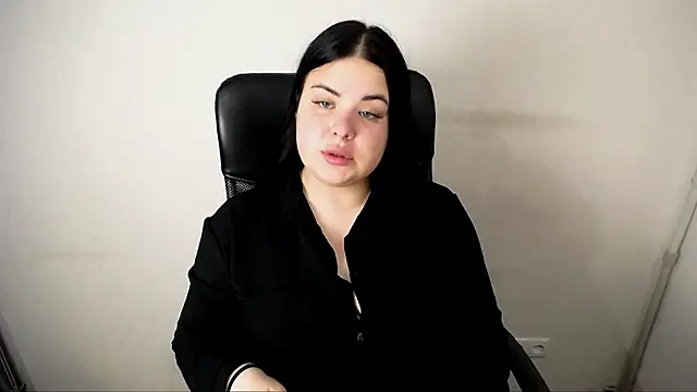  Trisha li online show from 10/26/25, 12:05