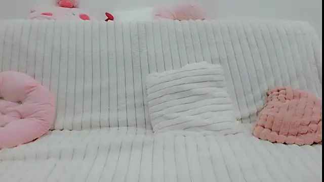 Emmahahaha17 online show from 09/10/25, 04:17