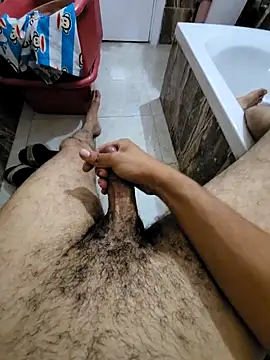 Snapshot of WelloffUpthrow chatting on 09/27/25, 03:29 WelloffUpthrow online show from 09/27/25, 03:29