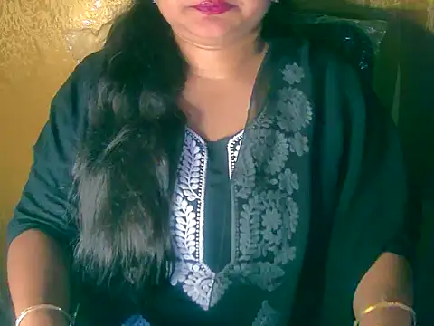 Snapshot of Saniya_K chatting on 10/06/25, 05:13 Saniya K online show from 10/06/25, 05:13