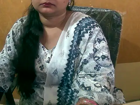 Snapshot of Saniya_K chatting on 09/28/25, 04:52 Saniya K online show from 09/28/25, 04:52