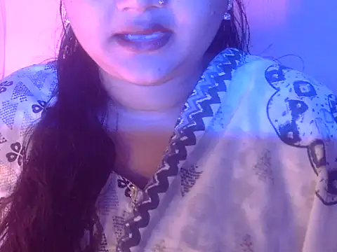 Snapshot of Saniya_K chatting on 09/17/25, 02:41 Saniya K online show from 09/17/25, 02:41