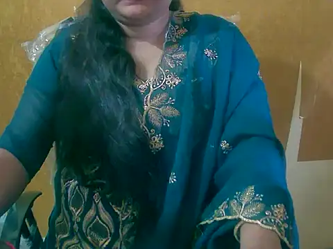 Snapshot of Saniya_K chatting on 09/29/25, 09:38 Saniya K online show from 09/29/25, 09:38