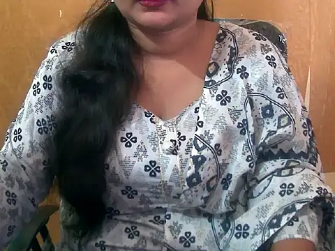 Snapshot of Saniya_K chatting on 10/02/25, 07:56 Saniya K online show from 10/02/25, 07:56