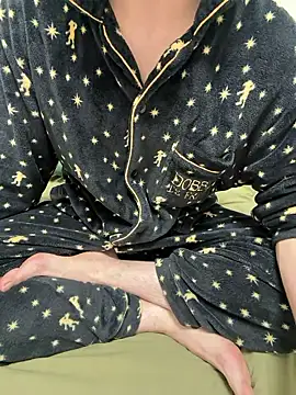 hijin11415 online show from 10/20/25, 01:55