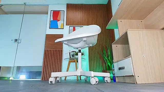 Snapshot of sweet_mile chatting on 01/19/26, 12:09 sweet mile online show from 01/19/26, 12:09