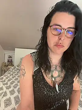 LadyNocturne online show from 05/22/26, 01:42