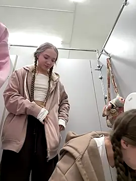 FroggyAnna online show from 12/15/25, 06:47