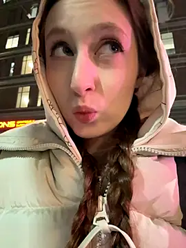 FroggyAnna online show from 11/20/25, 03:02