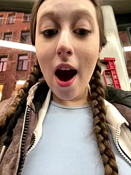 FroggyAnna online show from 10/21/25, 02:49