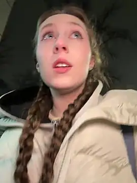 FroggyAnna online show from 11/28/25, 05:24