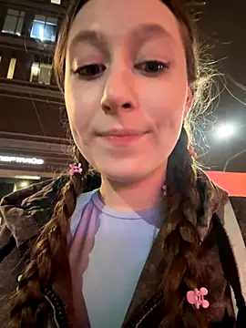 FroggyAnna online show from 11/11/25, 03:18