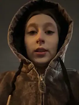 FroggyAnna online show from 10/27/25, 03:24