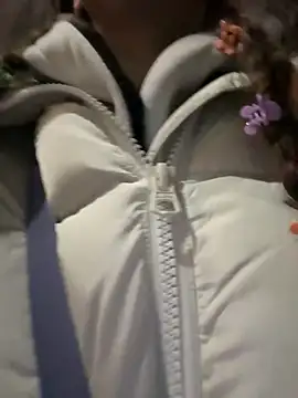 FroggyAnna online show from 11/25/25, 04:40