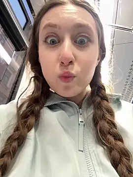 FroggyAnna online show from 04/15/26, 04:55